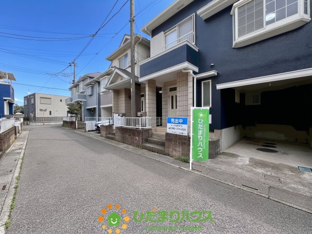 杉戸町椿　中古一戸建ての前面道路含む現地写真