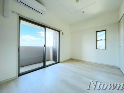 【居間・リビング】 | 茶屋ヶ坂ライズ | こちらのリビングで趣味の時間をお楽しみください