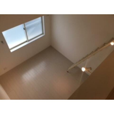 KINGLYCOURT菊名の居間・リビング