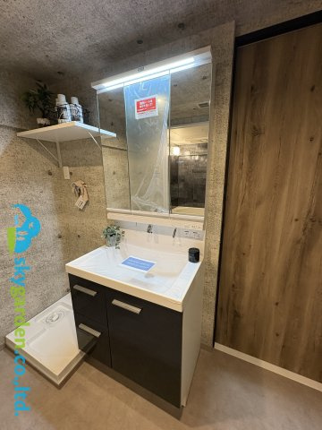 鎌倉ロジュマンＣ棟の独立洗面台|朝の身支度には欠かせない独立洗面化粧台