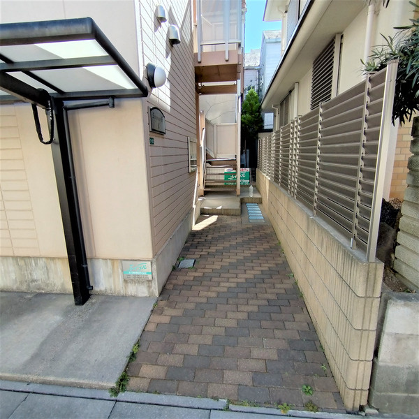 アンプルールフェールKのロビー