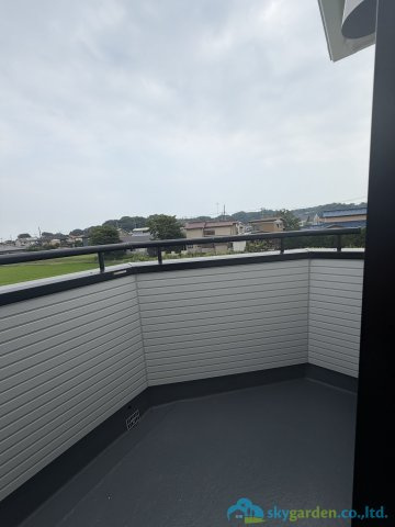 平塚市南金目　新築戸建　全2棟2号棟のバルコニー