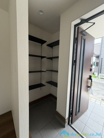 平塚市南金目　新築戸建　全2棟2号棟の収納