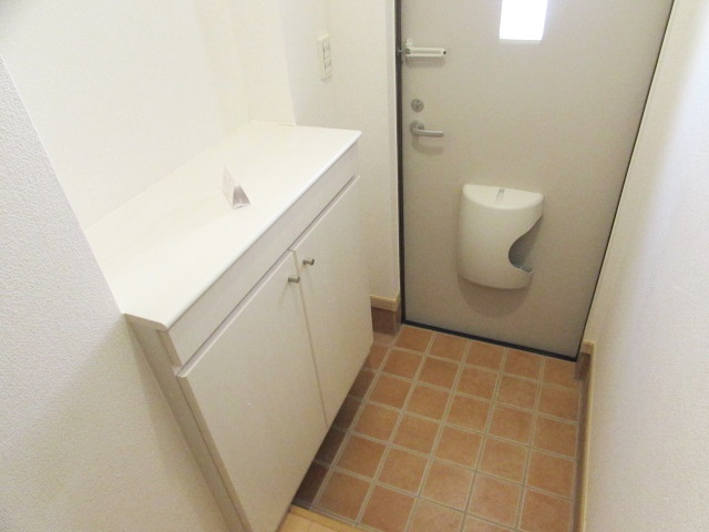 メイプルレジデンス　の玄関