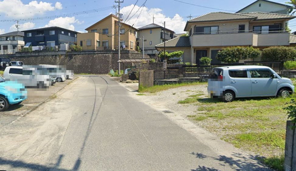 知多郡東浦町大字緒川字丸池台の前面道路含む現地写真