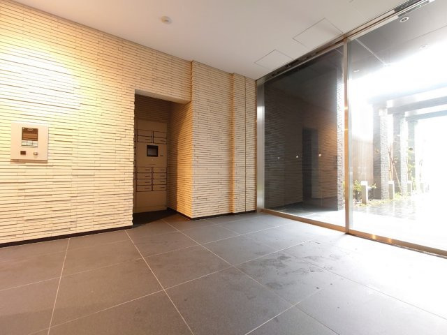 【エントランス】