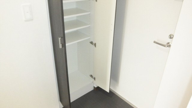 ジュモー京成船橋の玄関|下駄箱