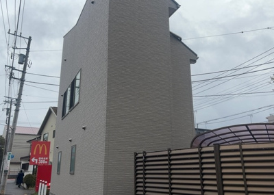 【外観】 | 新築事務所 | 土地の面積＝住宅面積ではありません。建ぺい率の問題などで、土地のある場所によって住宅を建てられる面積は限られています。高さもしかり、「土地」という言葉の中には、建築条件も含まれると考えておきましょう。
