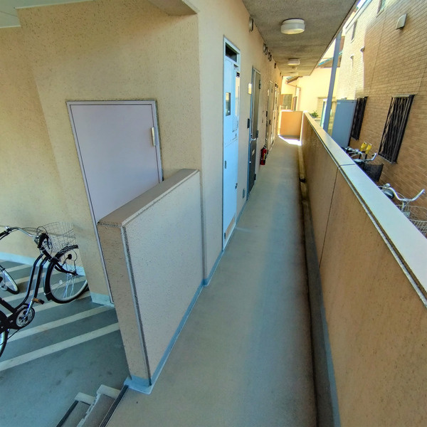 ロイヤルＹ宮原のロビー