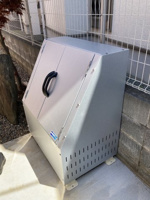 敷地内にストックゴミ置き場があるのは便利ですね。
