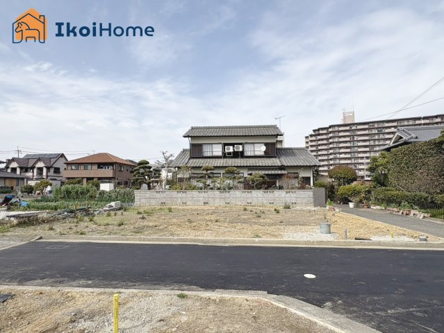 明石市大久保町西島全４区画１号地　土地の前面道路含む現地写真|●年中無休：当日予約可●前面道路は幅員約4.2mです！他の車も通りませんので安心！
