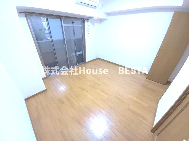 プレサンス神戸みなと元町の居間・リビング