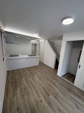 楠葉野田1丁目戸建の居間・リビング