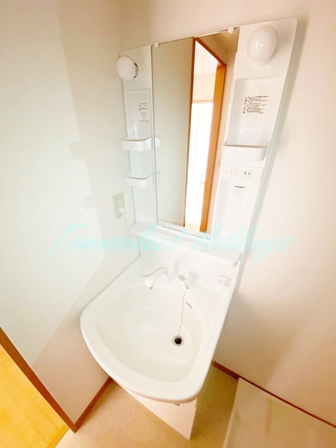 鎌倉市玉縄２丁目のアパートの洗面所