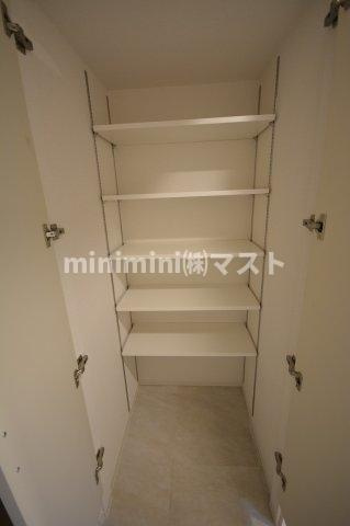 セレニテ難波プリエの収納