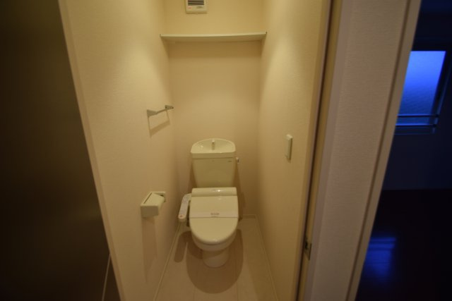 グランドゥールヒルⅠのトイレ|温水洗浄便座