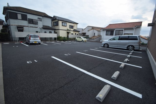 グランドゥールヒルⅠの駐車場|駐車場に車を止められます