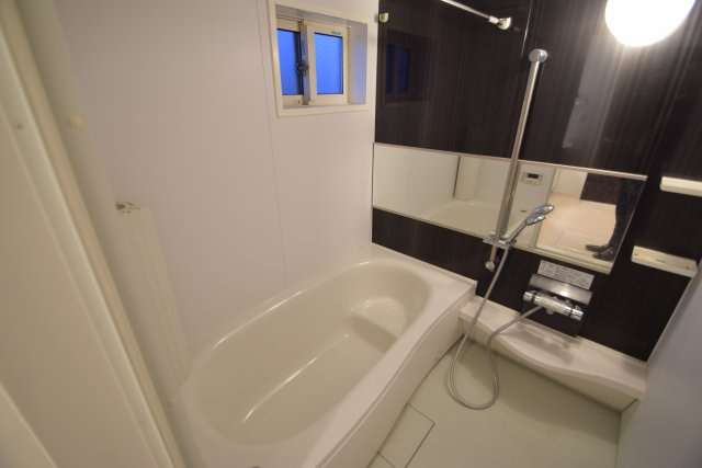 グランドゥールヒルⅠの浴室|一坪お風呂です