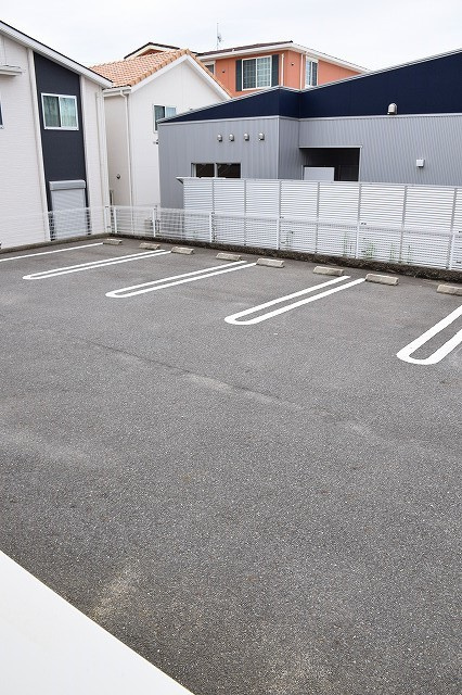 サンオークⅡの駐車場
