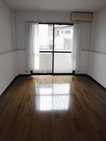 ラ・ベルメイゾンの居間・リビング