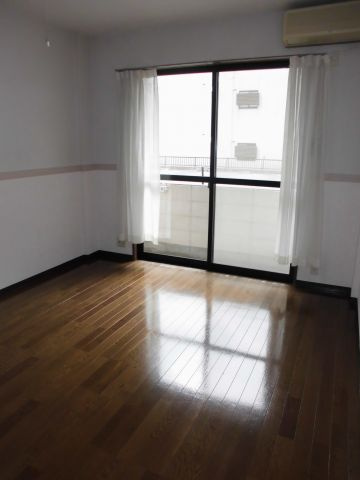 ラ・ベルメイゾンの洋室