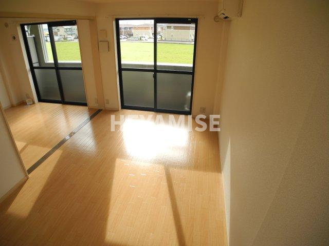 アイディールの居間・リビング|※室内画像は別号室のもの