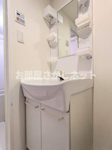 アソシエール高島平の洗面所
