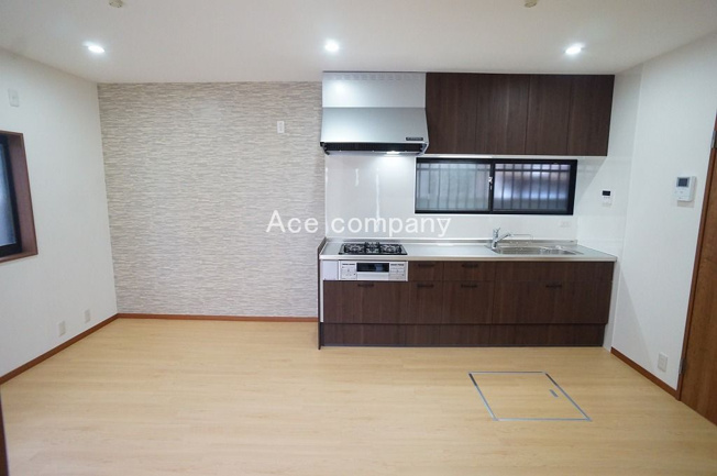 【居間・リビング】 | 八尾市刑部2丁目 | 【LDK：11帖】クロス貼替え、床材張替え、水廻り設備一新済みです☆