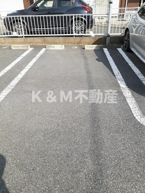 ロックガーデン森Ｂの駐車場| 