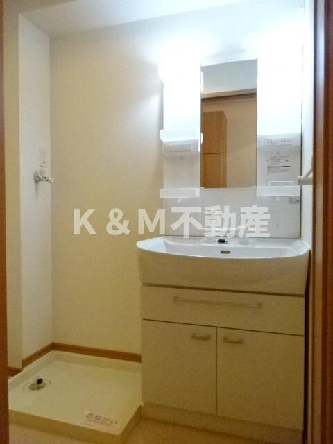 ロックガーデン森Ｂの洗面所| 