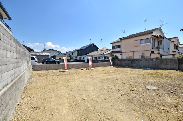 Hapikuru Town緑ケ丘5丁目新築一戸建て│平屋4LDK+駐車2台可の外観|第一種低層住居専用地域の閑静な住宅地で敷地面積256.73㎡の建築条件付き土地分譲開始です。建物プランもございますので、詳しくはお気軽にお問い合わせください。