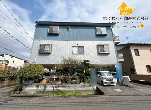 中古 戸建ての前面道路含む現地写真