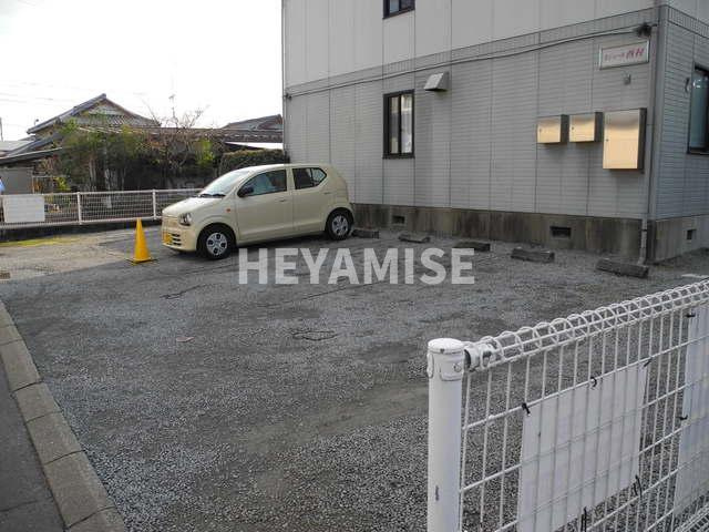 セジュール西村の駐車場
