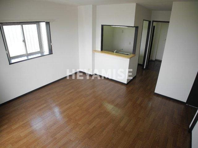 LA　PRECIEUSEの居間・リビング|※室内画像は別号室のもの