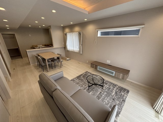 川中島町原 新築建売１号棟の居間・リビング