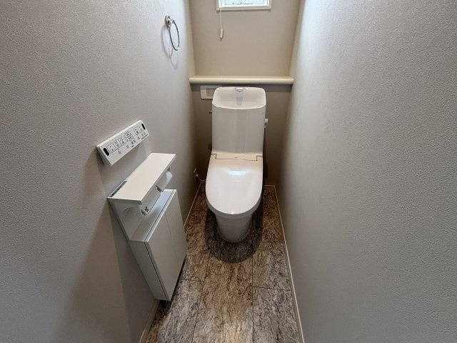川中島町原 新築建売１号棟のトイレ