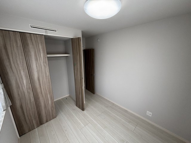 川中島町原 新築建売１号棟の洋室