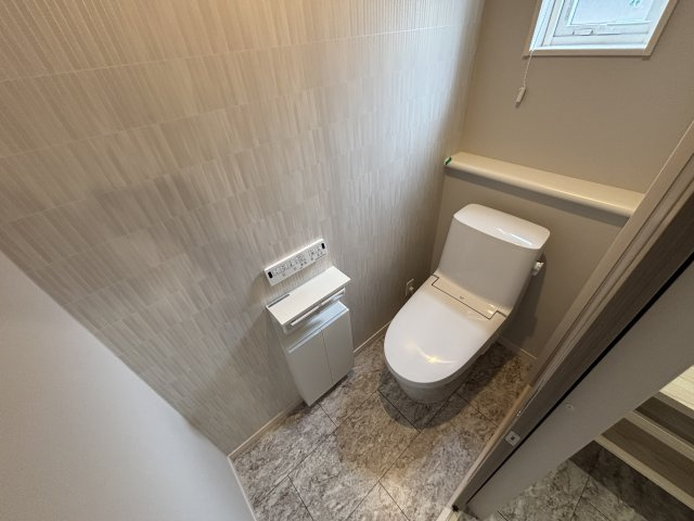 川中島町原 新築建売１号棟のトイレ