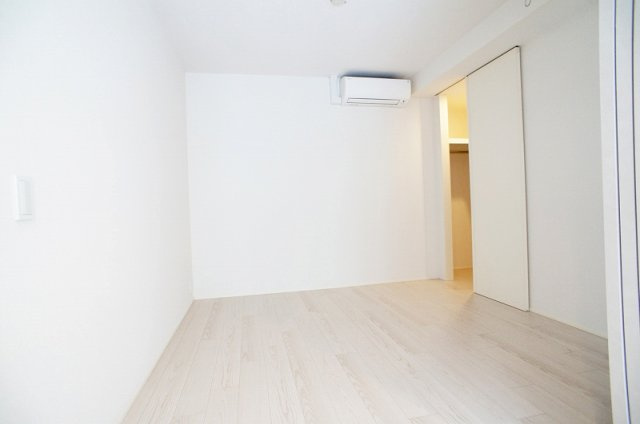 プライムメゾン両国の洋室