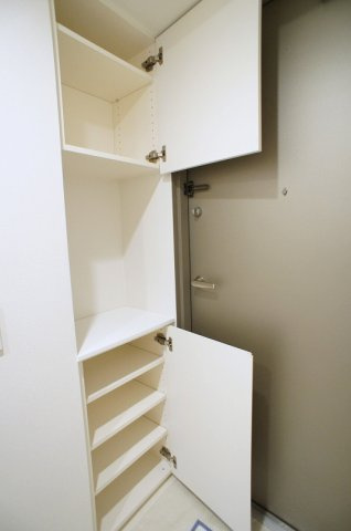 プライムメゾン両国の収納|シューズクロゼット