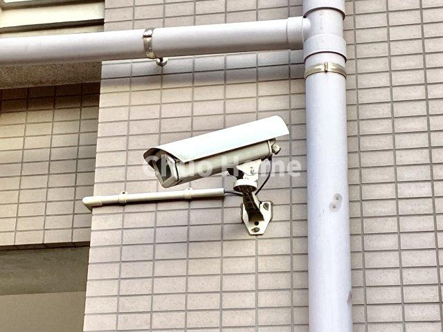 ランジュ2000大島の防犯設備|【防犯カメラ】何かあった時の大事な証拠になることももちろんなりますが、防犯というくらいですので大事なのは防犯カメラがあることによって抑止力につながることですよね。