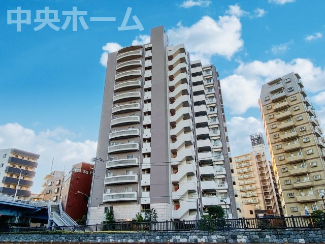 ランジュ2000大島の外観|外観。ペットの飼育可能マンションです。都営新宿線「大島駅」徒歩7分のロケーション。