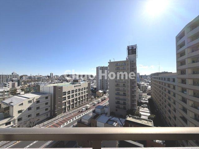 ランジュ2000大島の展望|手を伸ばせば、ふれることが出来そうな環境が、そのままインテリアになったような印象です。その豊かな眺望にふさわしい空間には、通風・採光にも優れ、心地よい光と風があふれています