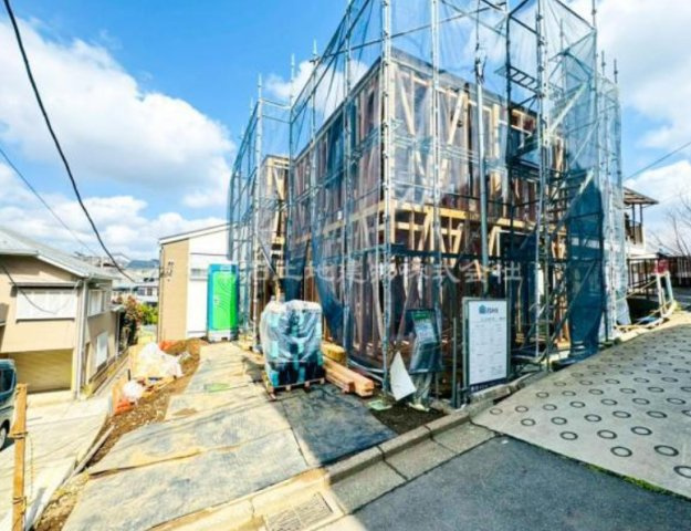 保土ケ谷区上菅田町の前面道路含む現地写真|開放感のある陽当たり良好な立地です。