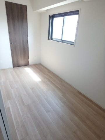 【寝室】グランカーサ仙台晩翠通