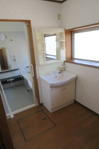 滝寺貸家の洗面所