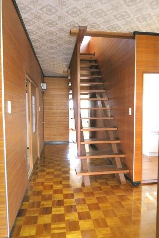 滝寺貸家のロビー