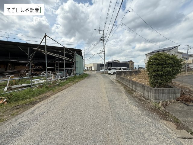 【前面道路含む現地写真】 | 行田市谷郷三丁目　中古住宅   | 現地(2026年4月撮影)