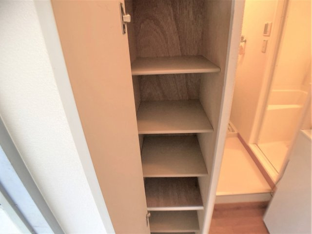 【玄関】 | 設備・仕様は号室により異なる為、現況を優先致します。