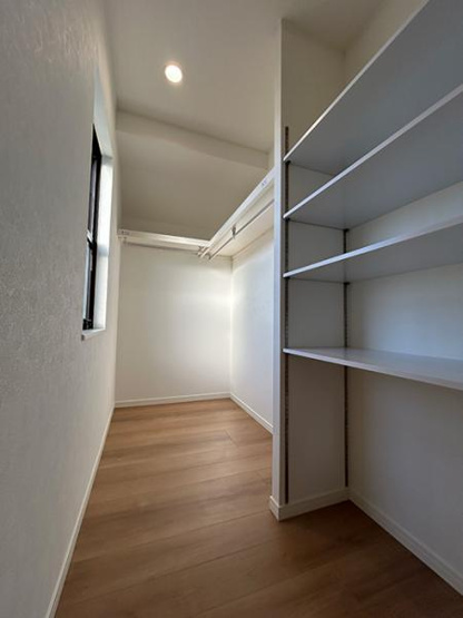 【収納】 | リフォーム済み中古戸建 | 洋室約10帖　ウォークインクロ… 
